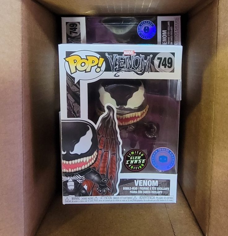 FUNKO "MARVEL": VENOM "W/WINGS" (L.E. GITD CHASE)!! (EXTREMELY RARE/VHTF) **PIAB EXCLUSIVE** 🔥 (MINT CONDITION/INCLS HARD PROTECTOR) *AVAIL*