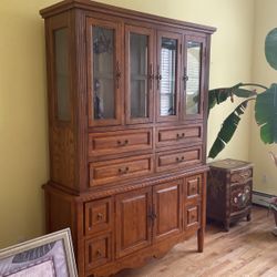 Beautiful Oak China cabinet