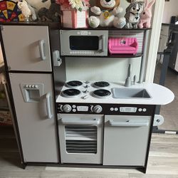 Kids Kitchen $60 Great Shape