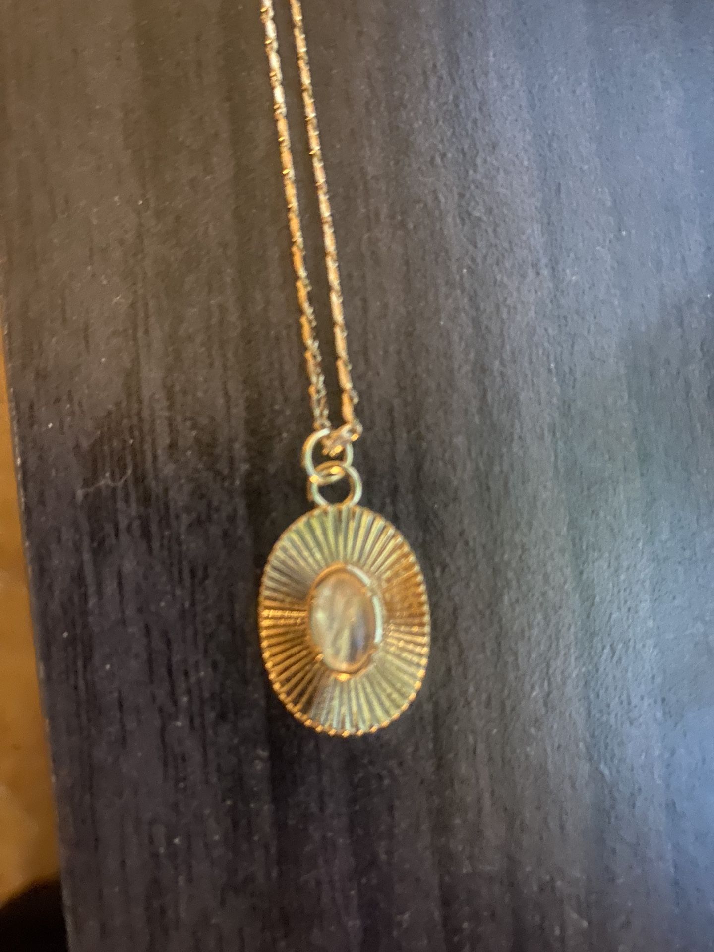 Elizabeth Stone Aura Pendant