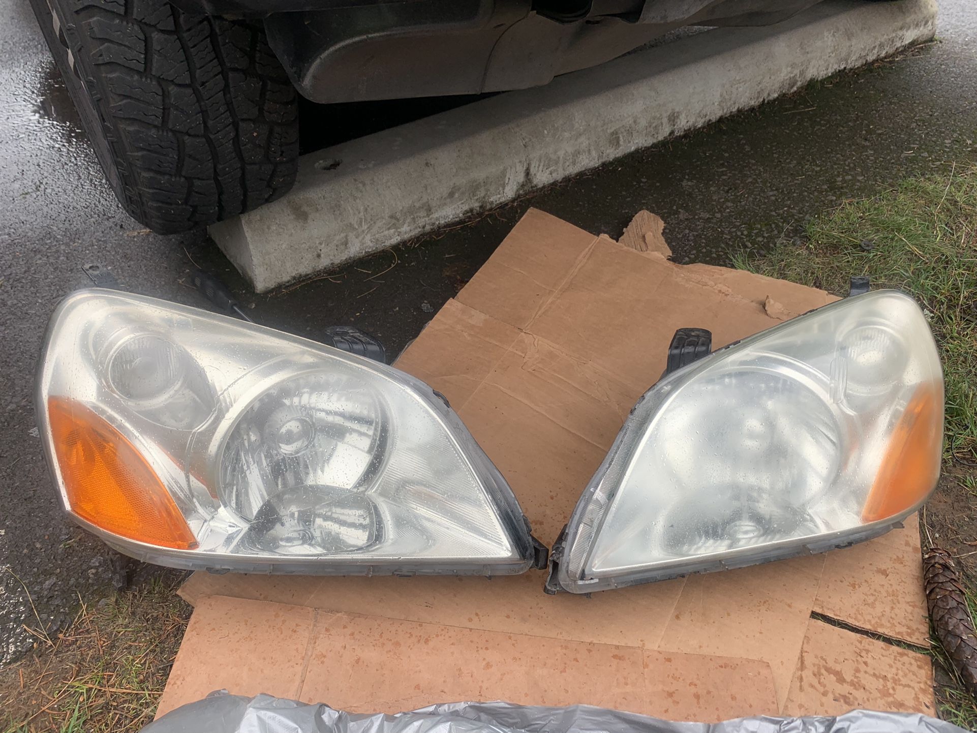 2004 Honda Pilot Headlights