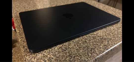 MacBook Air M3 13” (16 gb ram)