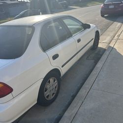 Honda Civic 2002 White 4 Doors 