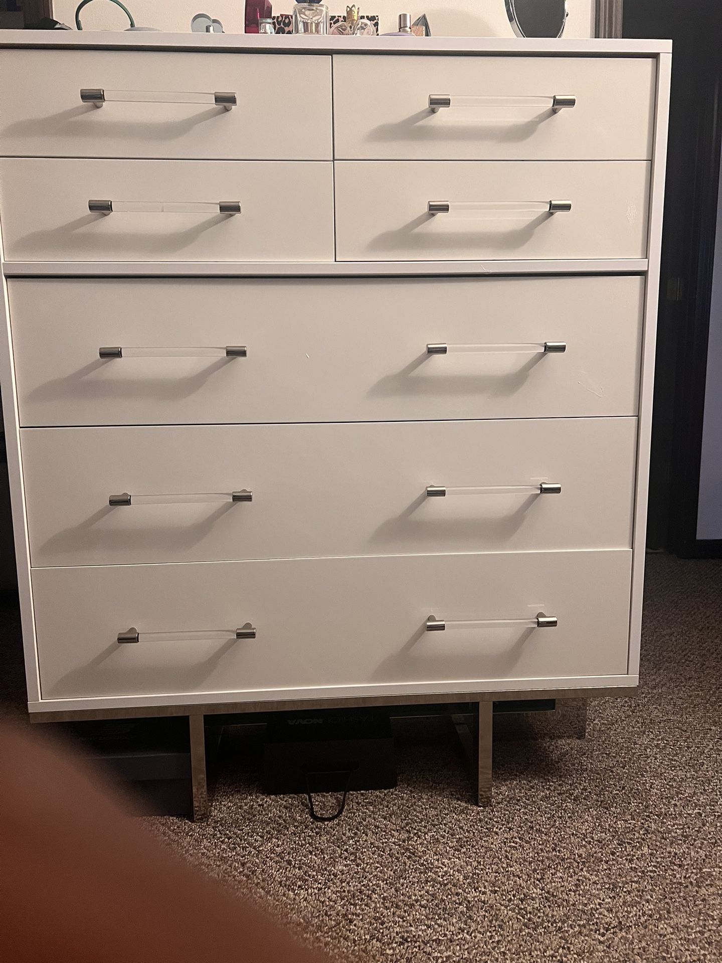 7-Drawer Dresser Set