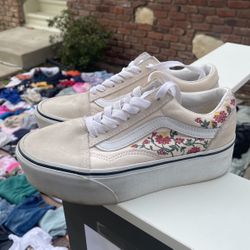 Vans Size 5.5 Woman’s 