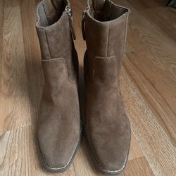 Universal Threads Brown Boots