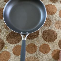 Tramontina 12 Inch(Costco ) Nonstick Fry Pan for Sale in Mcknight, PA -  OfferUp