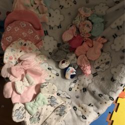 Baby Girl Hats & Gloves