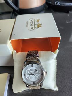 NEW SIGNATURE COACH WATCH