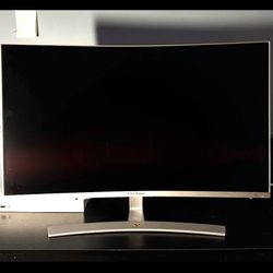 ViewSonic 32" Curved Monitor - Full HD, HDMI, Excellent Condition