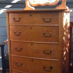 Dresser, Bureau, Chest Of Drawers 