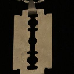 Razor necklace