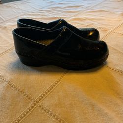 Sanita Size 38 (8) Black Shiny