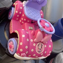 Minnie mouse electric little car works perfect Minnie mouse Electric little car works perfect