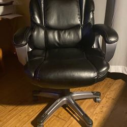 Out Of Box Office Chair  a (Like New