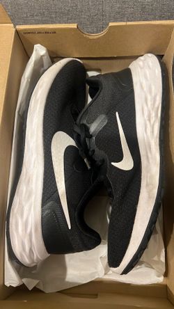 Nike revolution