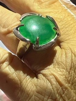 Green Jade Cabochon Silver Claw Ring