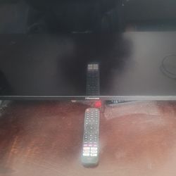 Hisense TV 32 Inch With Remote.