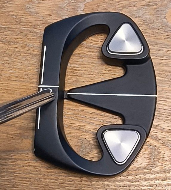Nike OZ T130 Mallet Putter Right Hand 33". New Lamkin Deep Cut Pistol Grip
This club is in very good condition.
Includes the head cover.