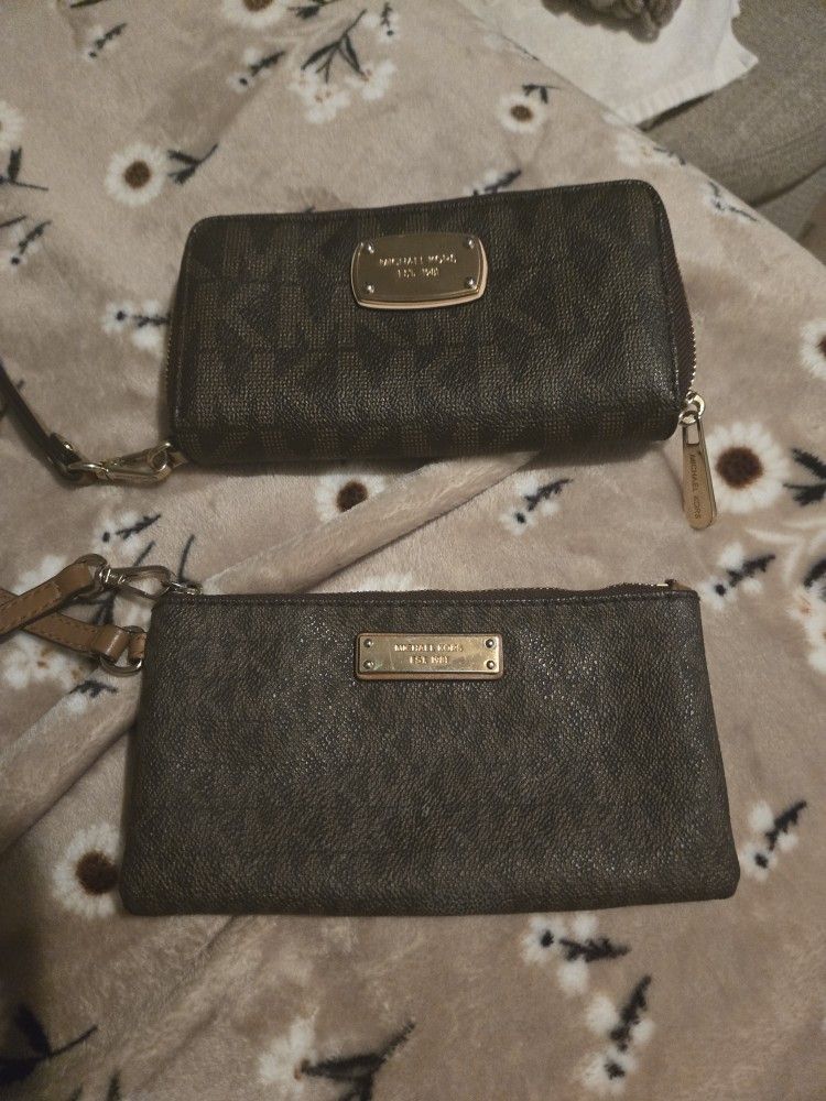 1 Michael Kor Wallet And 1 Wrislet Used In Really Good Contion