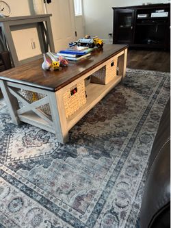 Coffee table used in good shape