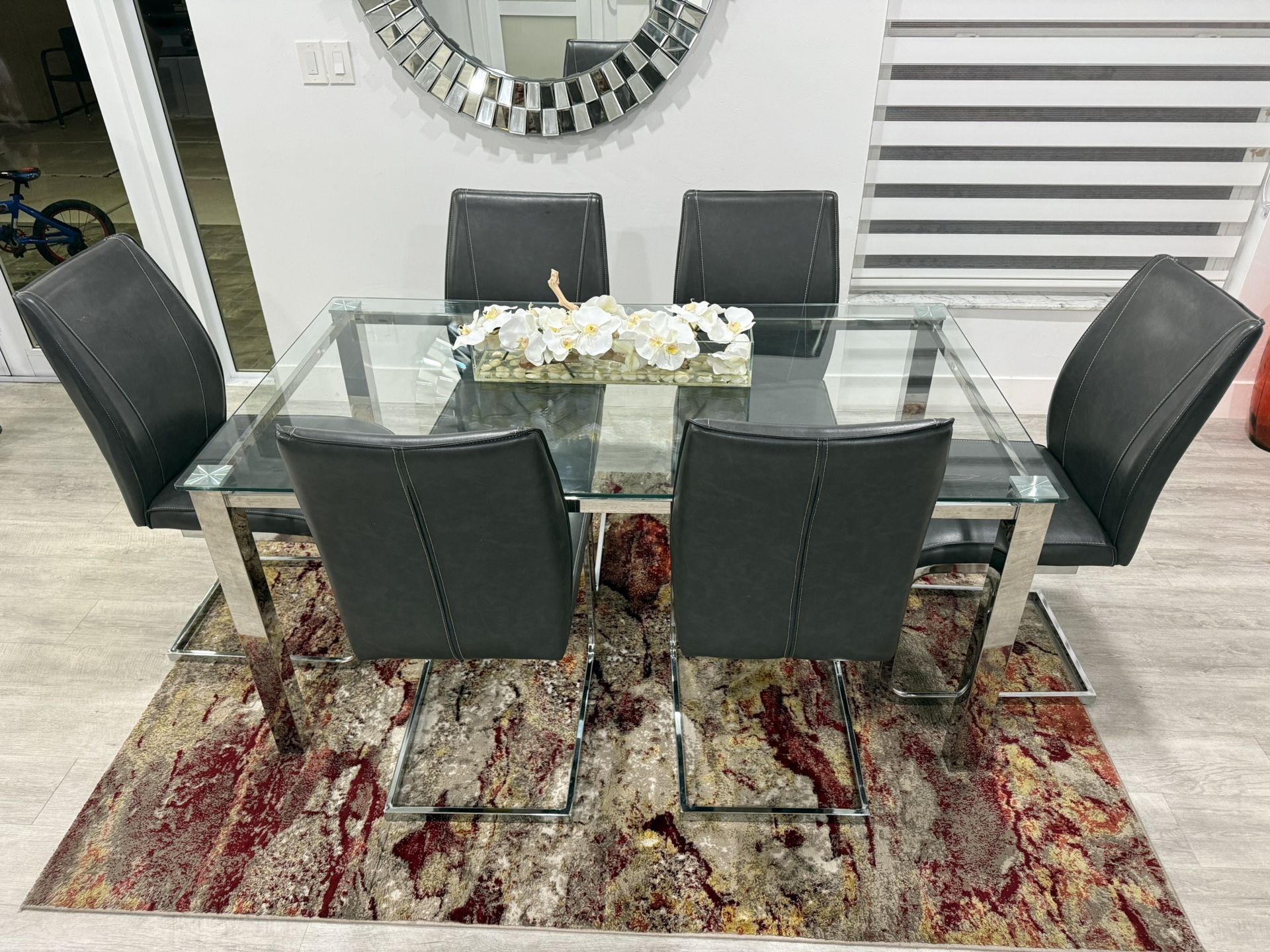 Dining Set With 4 Chair rug And Table Decor Included