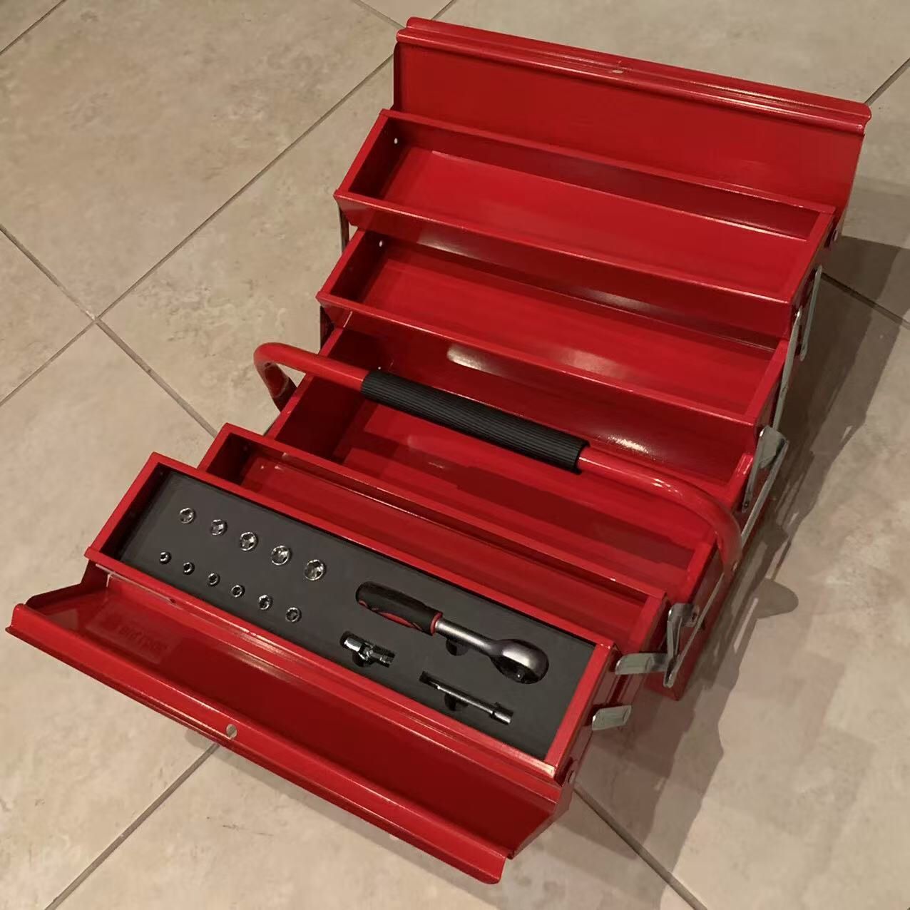 New In Box Bulldog Brand Expandable Folding Storage Tool Box Including 14 Pcs Dive Socket Wrench Set
