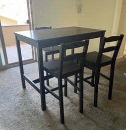 Dining table & chairs for sale