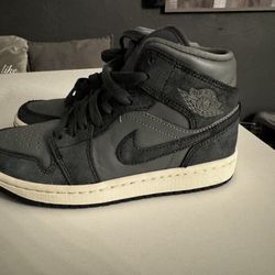 Women Nike Air Jordan 1 Mid SE Distressed Smoke Grey Off Noir FJ3448-001 sz 5