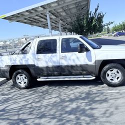 2003 CHEVY AVALANCHE
