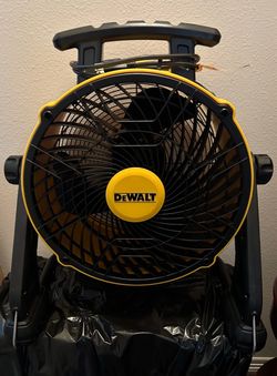 Corded DeWalt 16” Fan Threw Box Away And Put Together Ready To Go pickup Conroe