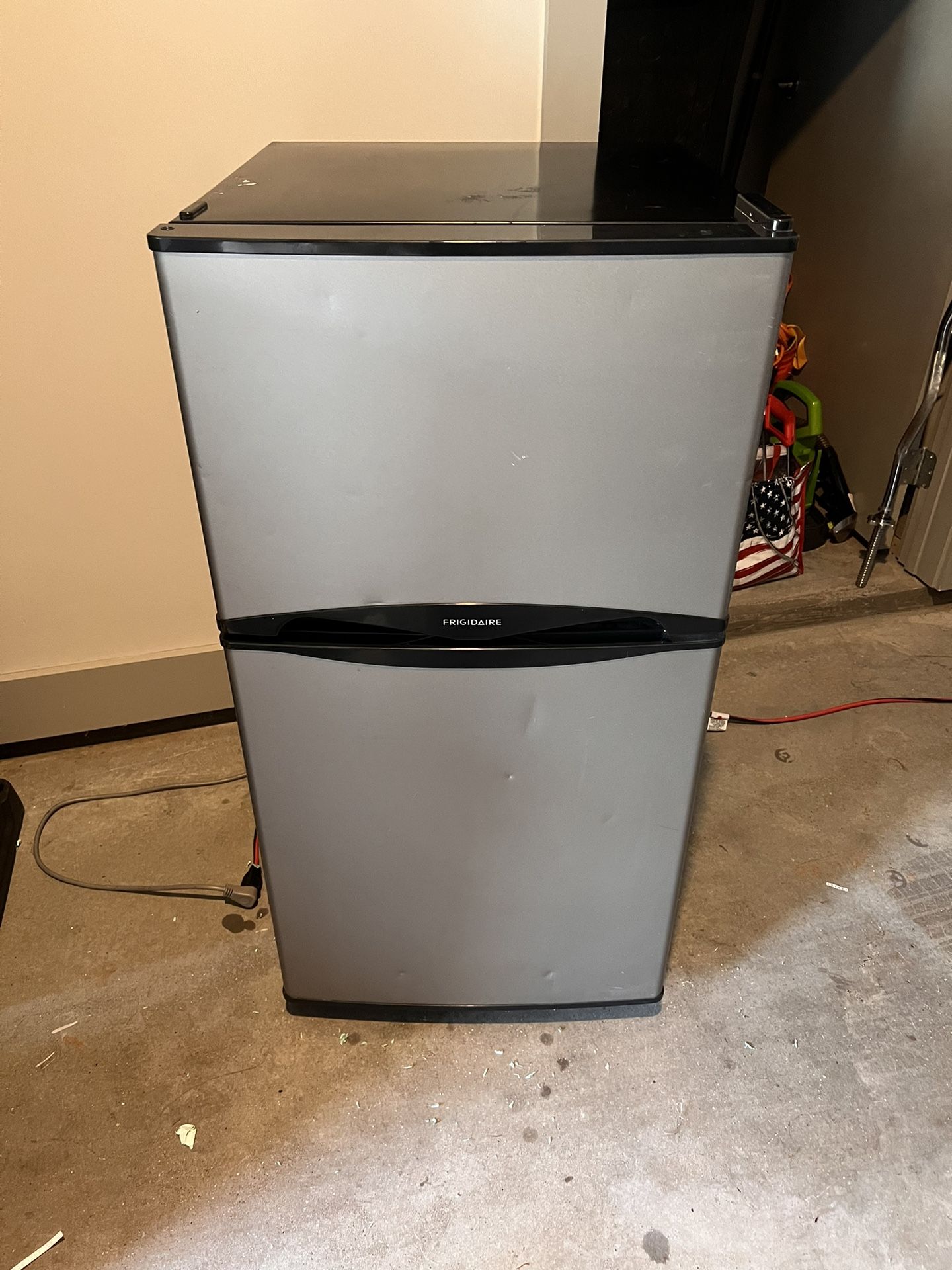 Frigidaire Mini Fridge / Freezer