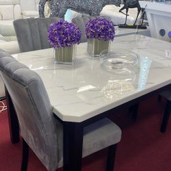Dining table Set With 4 Chairs 