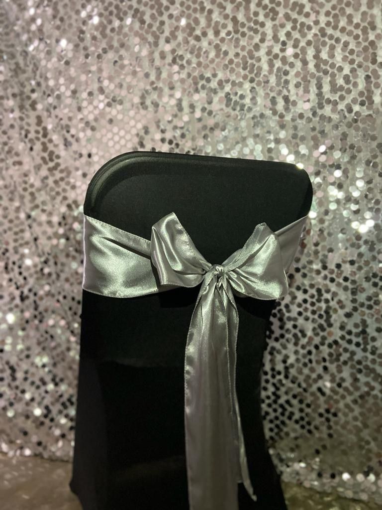 Sillas y mesas para eventos