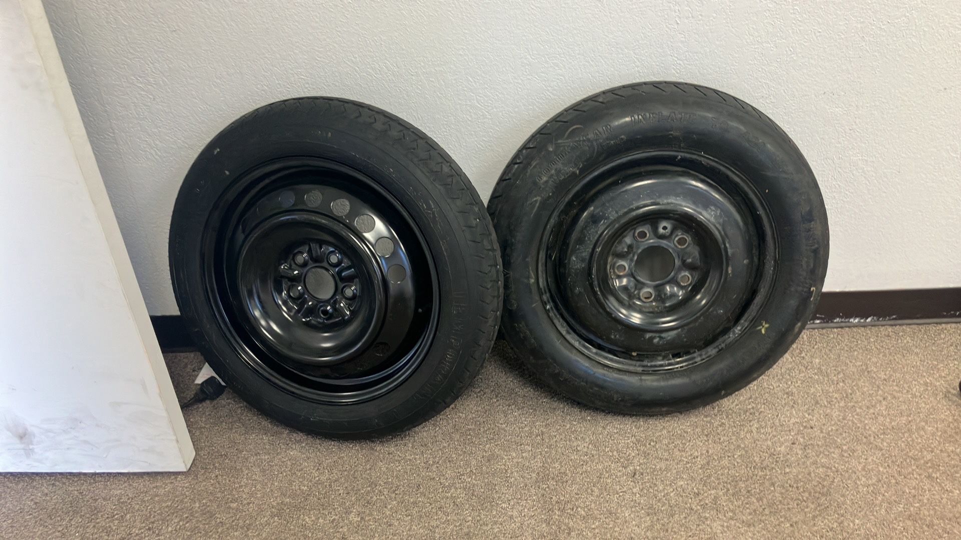 2020 Toyota Camry, spare tires and battery