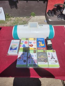 Cricut Expressions 2 and Cartridges Bundle