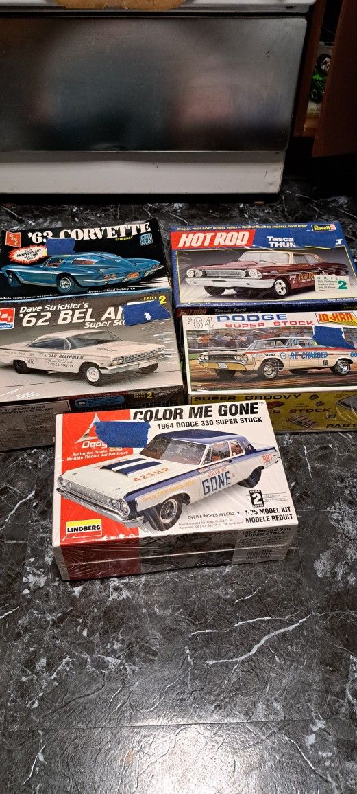 Brand New Model Car S 124 Scale