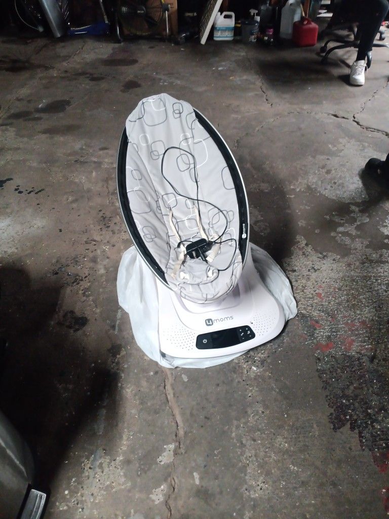 4 moms multi- motion baby rockaroo
