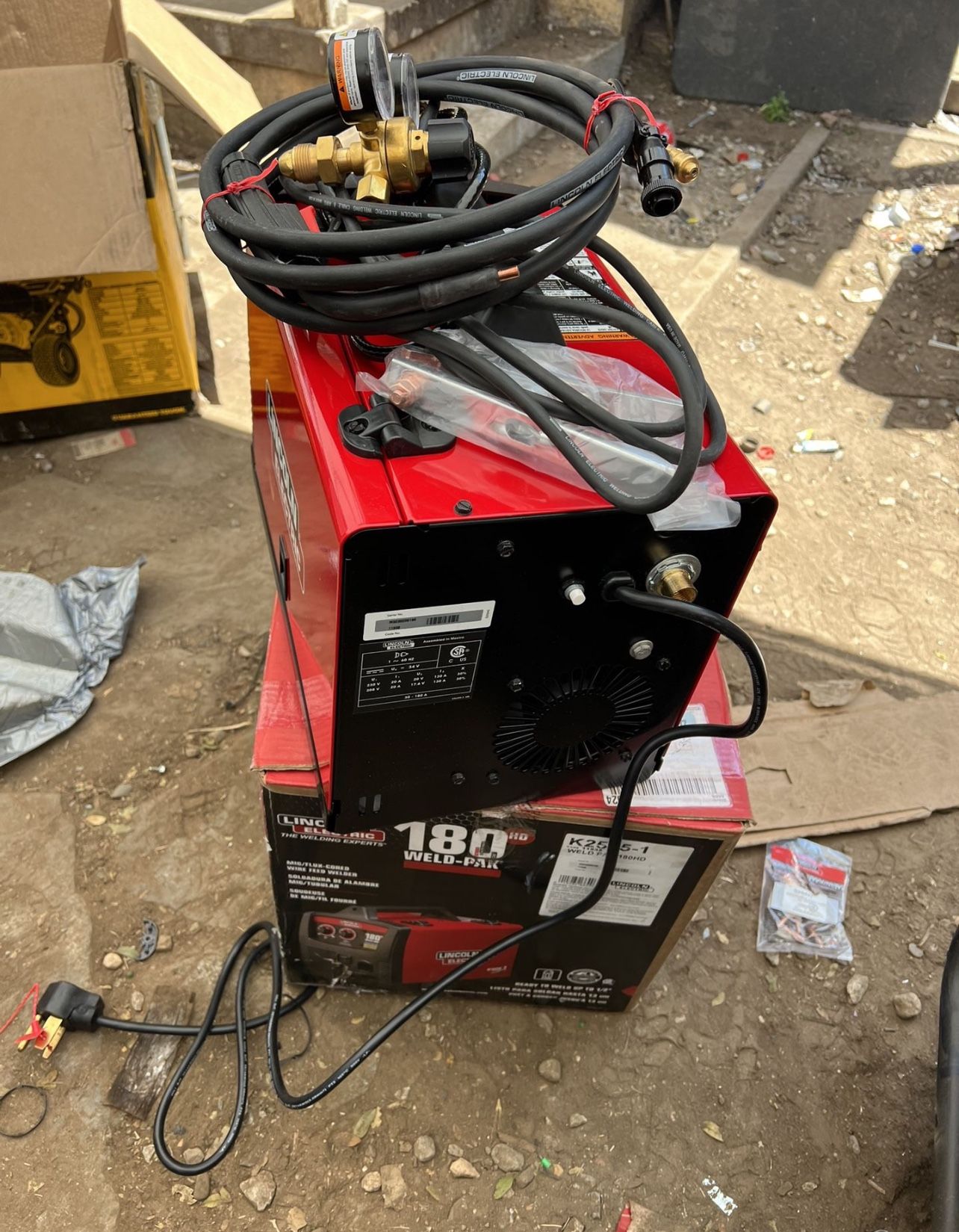 California ASIS Lincoln Electric 180 Amp WeldPak 180 HD, 41 OFF