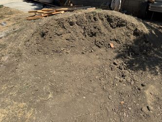 FREE DIRT , WILL HELP LOAD UP , LOCATED IN WEST COVINA