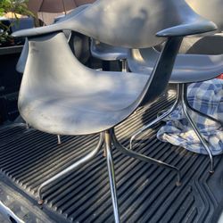 Herman Miller Chairs 2008   4 Chairs total