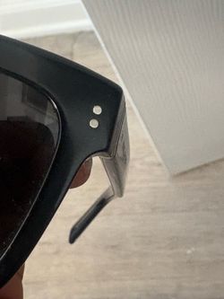 DG glasses all black