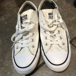 Women’s 10 Chuck Taylor 