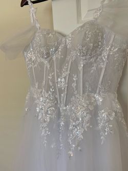 Beautiful Chic Wedding Dress!