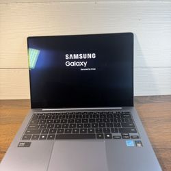SAMSUNG 14" Galaxy Book4 Pro , Touchscreen , 16/512GB , 3K AMOLED