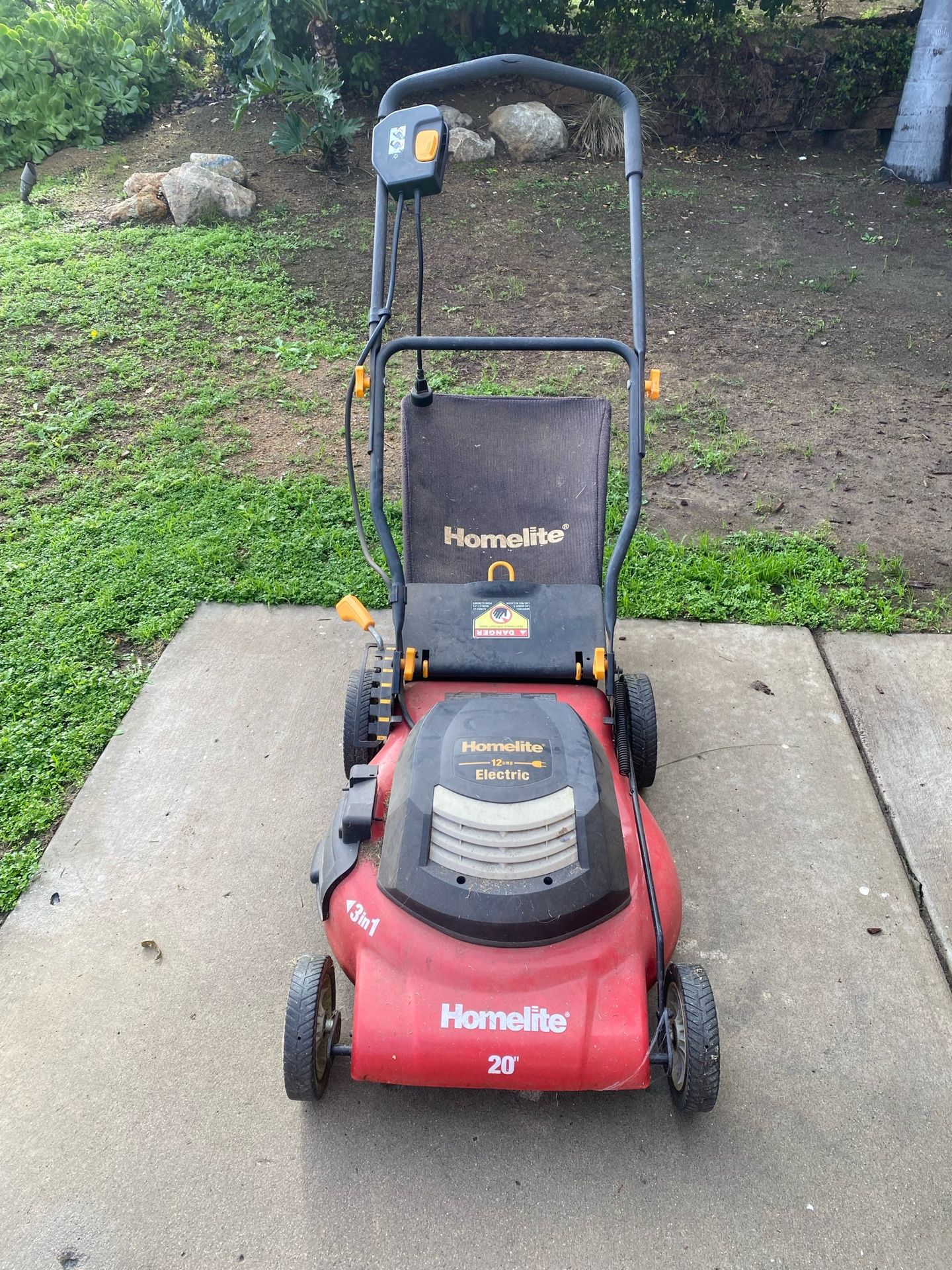 Homelite12 Amp Electric 20in Lawnmower