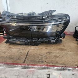 2022 2023 jeep grand cherokee  driver side oem headlight