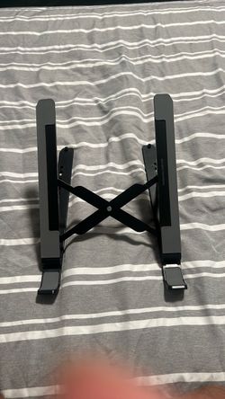Laptop stand