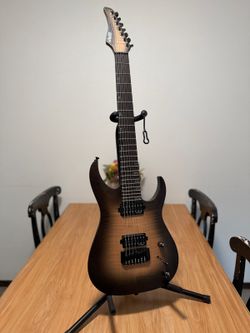 Schecter Mach 7 with hardshell case