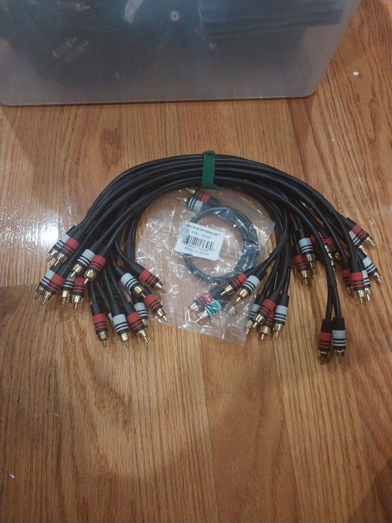 Monoprice 1.5 Ft Premium 2 RCA Plug/2 RCA Plug M/M 22AWG Cables